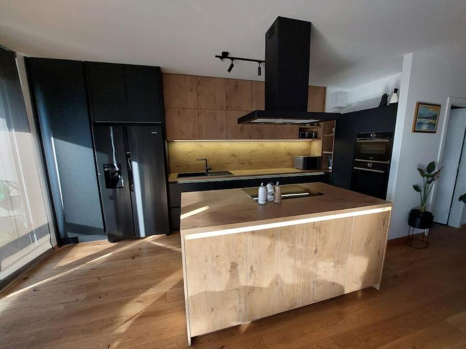 Luxury Apartment Любляна Екстериор снимка